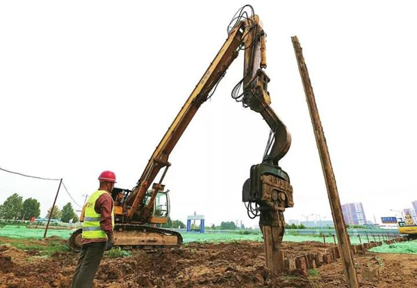 凤凰路北延项目破土动工